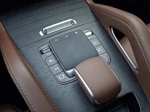 Used 2025 Mercedes-Benz GLE 450e 4MATIC image 20