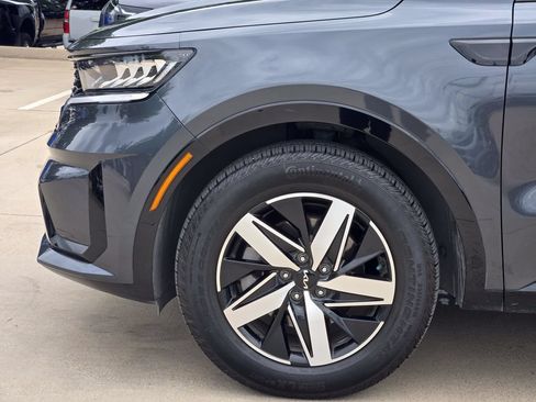 Certified 2023 Kia Sorento S FWD image 14