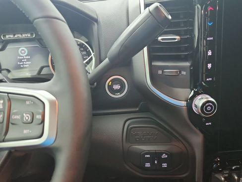 New 2026 RAM 2500 Big Horn AWD/4WD image 29