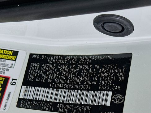 Used 2025 Toyota Camry LE image 12