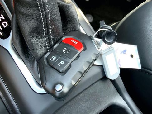 Used 2024 Jeep Wrangler Unlimited Rubicon AWD/4WD image 15