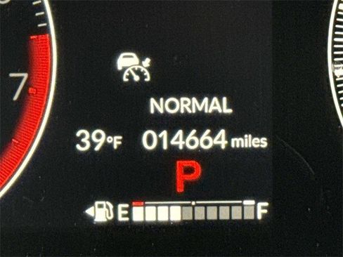 Used 2025 Honda Pilot Touring image 29