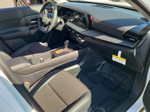 New 2026 Nissan Kicks SR w/ Cold Weather Package image 11