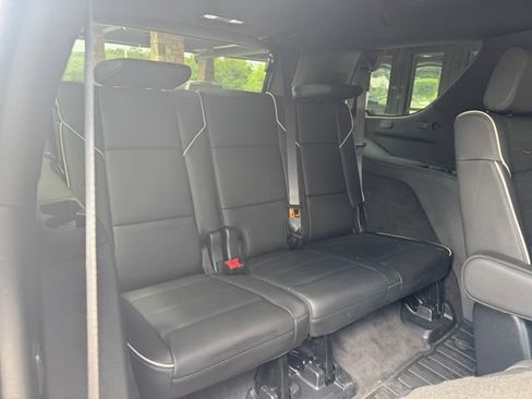 Used 2024 Cadillac Escalade Premium Luxury w/ Performance Package AWD/4WD image 26