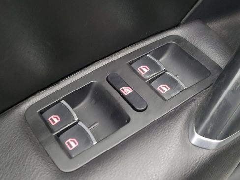 Used 2017 Volkswagen Passat 1.8T SE image 27