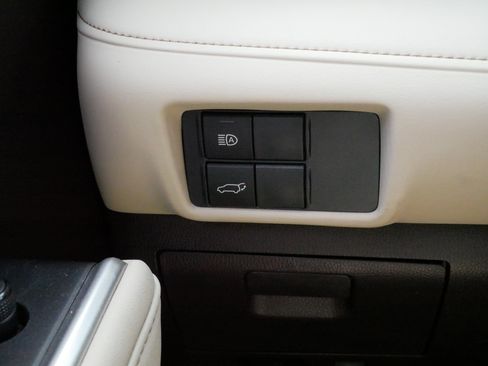 Certified 2021 Toyota Highlander XLE AWD/4WD image 28