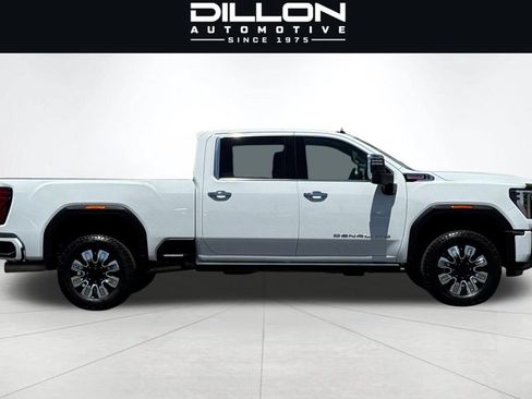 Used 2025 GMC Sierra 2500 Denali w/ Max Trailering Package AWD/4WD image 3