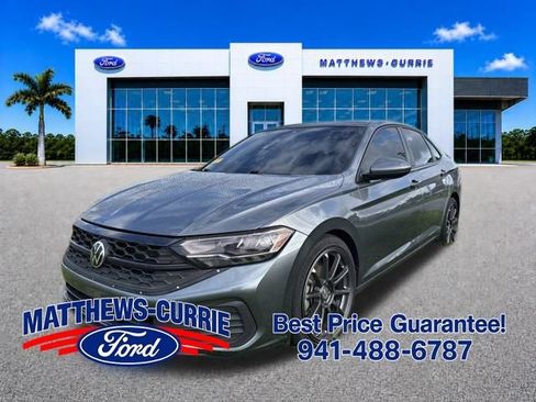 Used 2024 Volkswagen Jetta SE w/ Panoramic Sunroof Package FWD image 1