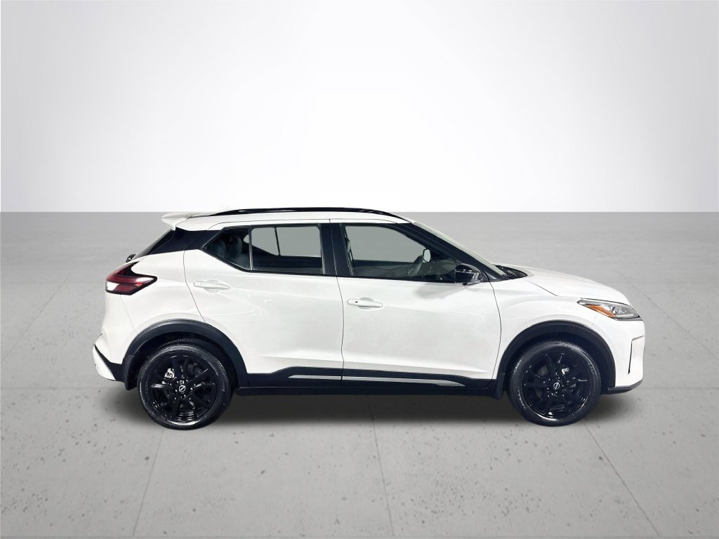 Used 2024 Nissan Kicks SR w/ SR Premium Package FWD image 5