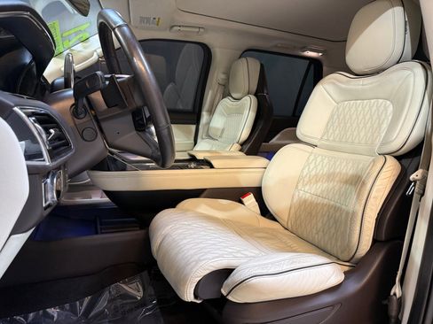 Used 2021 Lincoln Navigator Black Label image 5