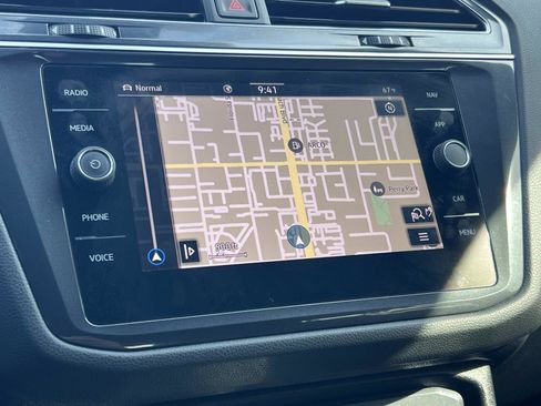 Used 2022 Volkswagen Tiguan SEL R-Line image 14