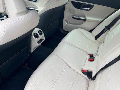 Used 2023 Mercedes-Benz C 300 Sedan image 10