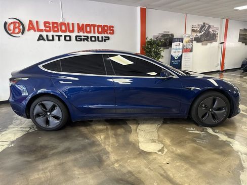 Used 2018 Tesla Model 3 Mid Range RWD image 3