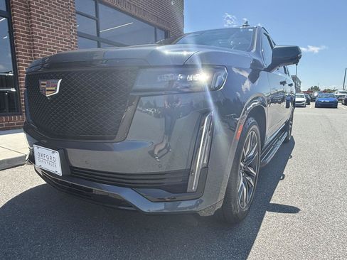 Used 2021 Cadillac Escalade ESV Sport w/ Driver Assist Tech Package AWD/4WD image 34