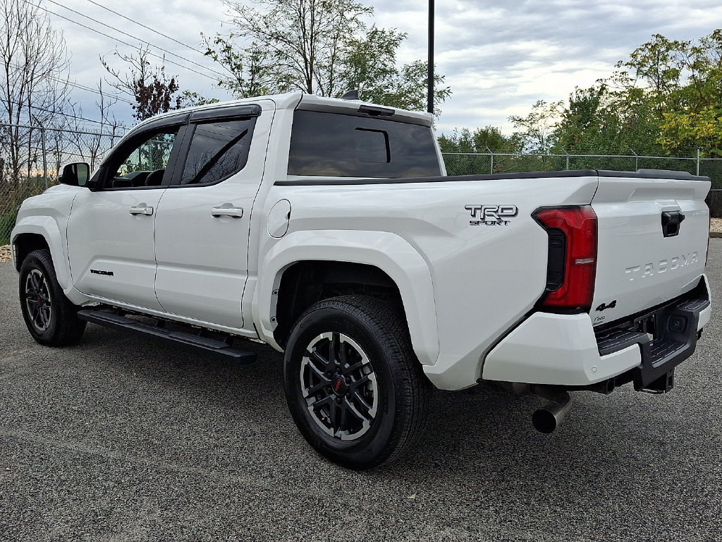 Used 2024 Toyota Tacoma TRD Sport w/ TRD Sport Upgrade Package AWD/4WD image 7