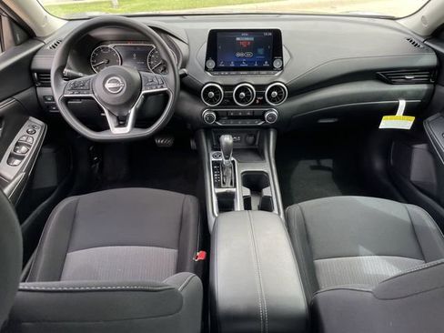 Used 2024 Nissan Sentra SV FWD image 10