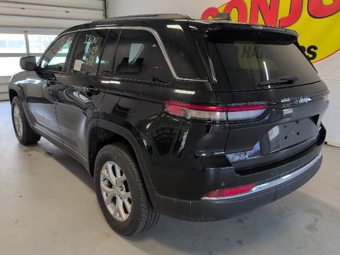 Used 2023 Jeep Grand Cherokee Limited AWD/4WD image 3