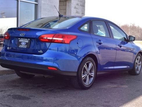 Used 2018 Ford Focus SE w/ SE Appearance Package image 13