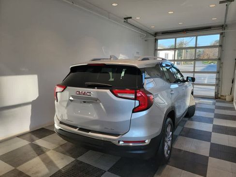 Used 2022 GMC Terrain SLT w/ Tech Package AWD/4WD image 6