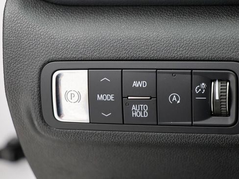 Used 2025 GMC Terrain Elevation image 23