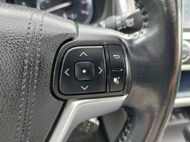 Used 2016 Toyota Highlander Limited AWD/4WD image 39