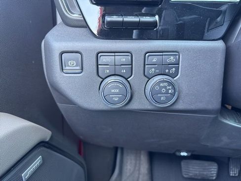 Used 2025 Chevrolet Silverado 1500 ZR2 w/ Technology Package AWD/4WD image 18