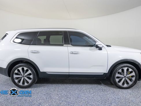 Used 2022 Kia Telluride S FWD image 8