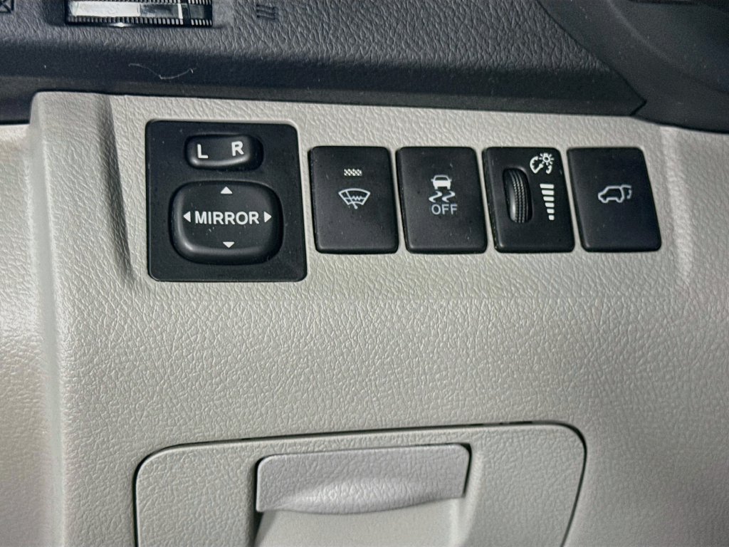 Used 2012 Toyota Highlander SE w/ Tow Pkg AWD/4WD image 18