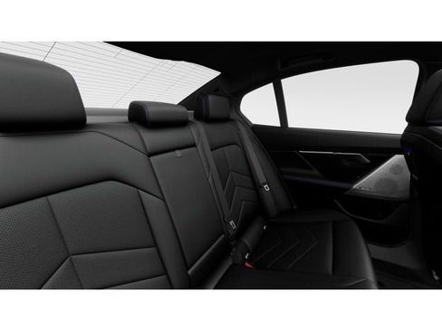 New 2026 BMW i5 eDrive40 image 12