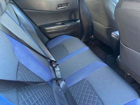 Used 2021 Toyota C-HR XLE FWD image 27