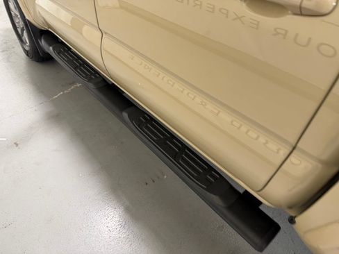 Used 2019 Toyota Tacoma SR5 AWD/4WD image 34