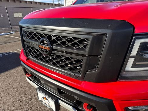 Used 2021 Nissan Titan PRO-4X w/ Pro-4x Convenience Package image 9