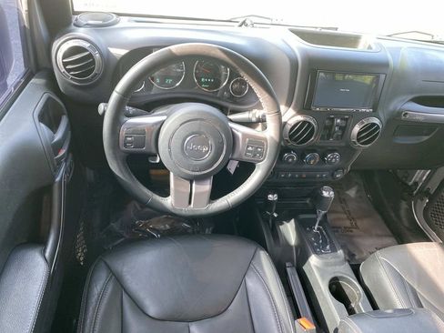 Used 2018 Jeep Wrangler Unlimited Sahara AWD/4WD image 14