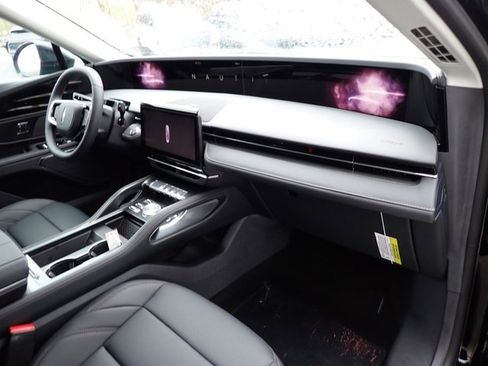 New 2026 Lincoln Nautilus Premier w/ Jet Appearance Package AWD/4WD image 19