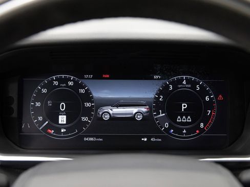 Used 2019 Land Rover Range Rover Sport HST image 17