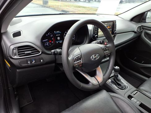 Used 2018 Hyundai Elantra GT w/ Tech Package 03 image 8