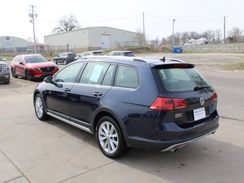 Used 2017 Volkswagen Golf Alltrack S AWD/4WD image 7