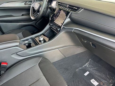 New 2025 Jeep Grand Cherokee L Laredo w/ Luxury Tech Group I image 16