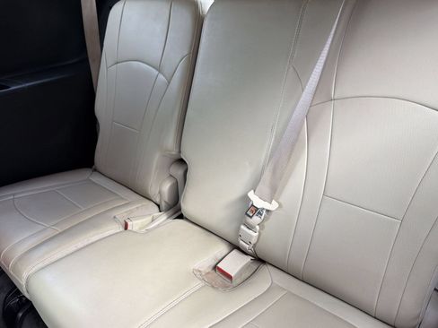 Used 2020 Buick Enclave Essence FWD image 23