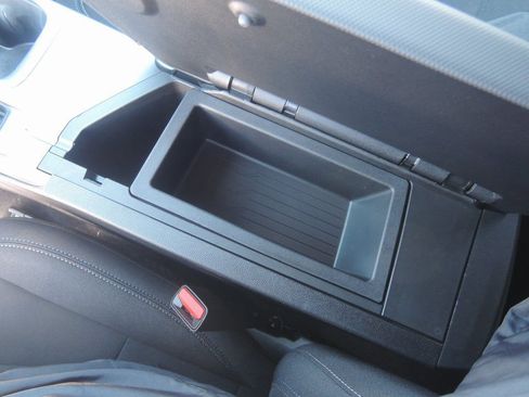 New 2026 Chevrolet Equinox EV LT image 21