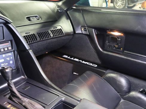 Used 1992 Chevrolet Corvette Coupe image 12