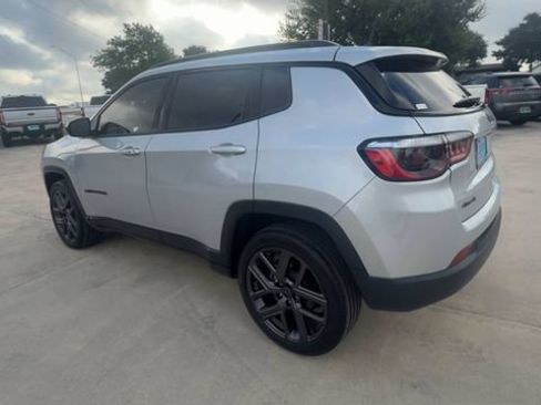 Used 2026 Jeep Compass Latitude AWD/4WD image 6