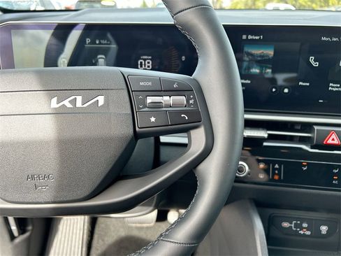 Used 2026 Kia Sportage LX w/ LX Convenience Package image 30