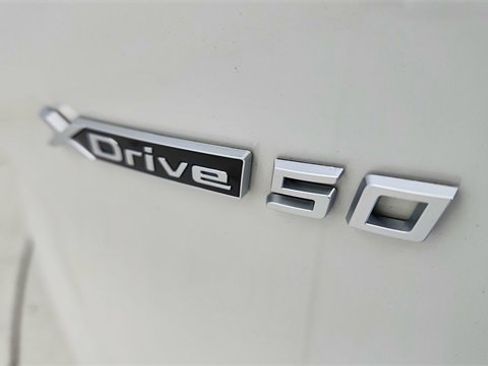 Used 2025 BMW iX xDrive50 image 18