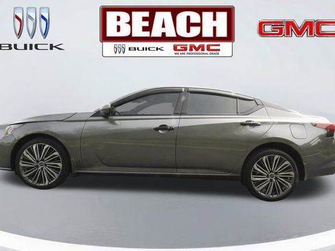 Used 2023 Nissan Altima 2.5 SL AWD/4WD image 6