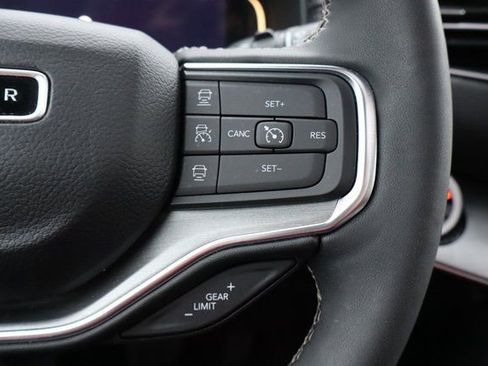 Used 2024 Jeep Wagoneer Series II w/ Convenience Group I image 18