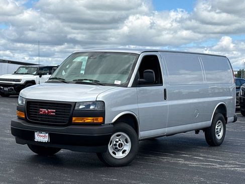 New 2026 GMC Savana 3500 Extended w/ Driver Convenience Package RWD image 2
