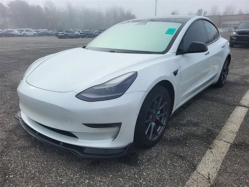 Used 2021 Tesla Model 3 Standard Range Plus image 4
