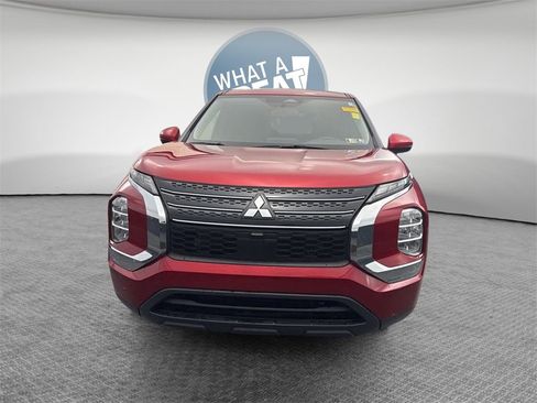 Used 2022 Mitsubishi Outlander ES image 9