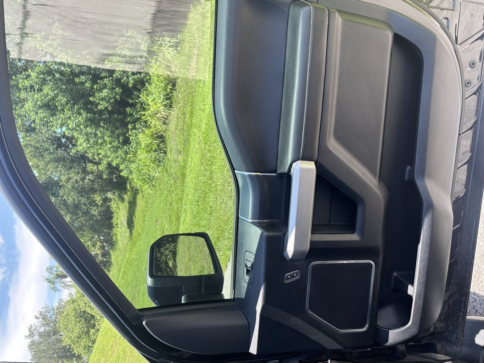 Used 2020 Ford F150 Lariat w/ Equipment Group 502A Luxury AWD/4WD image 15